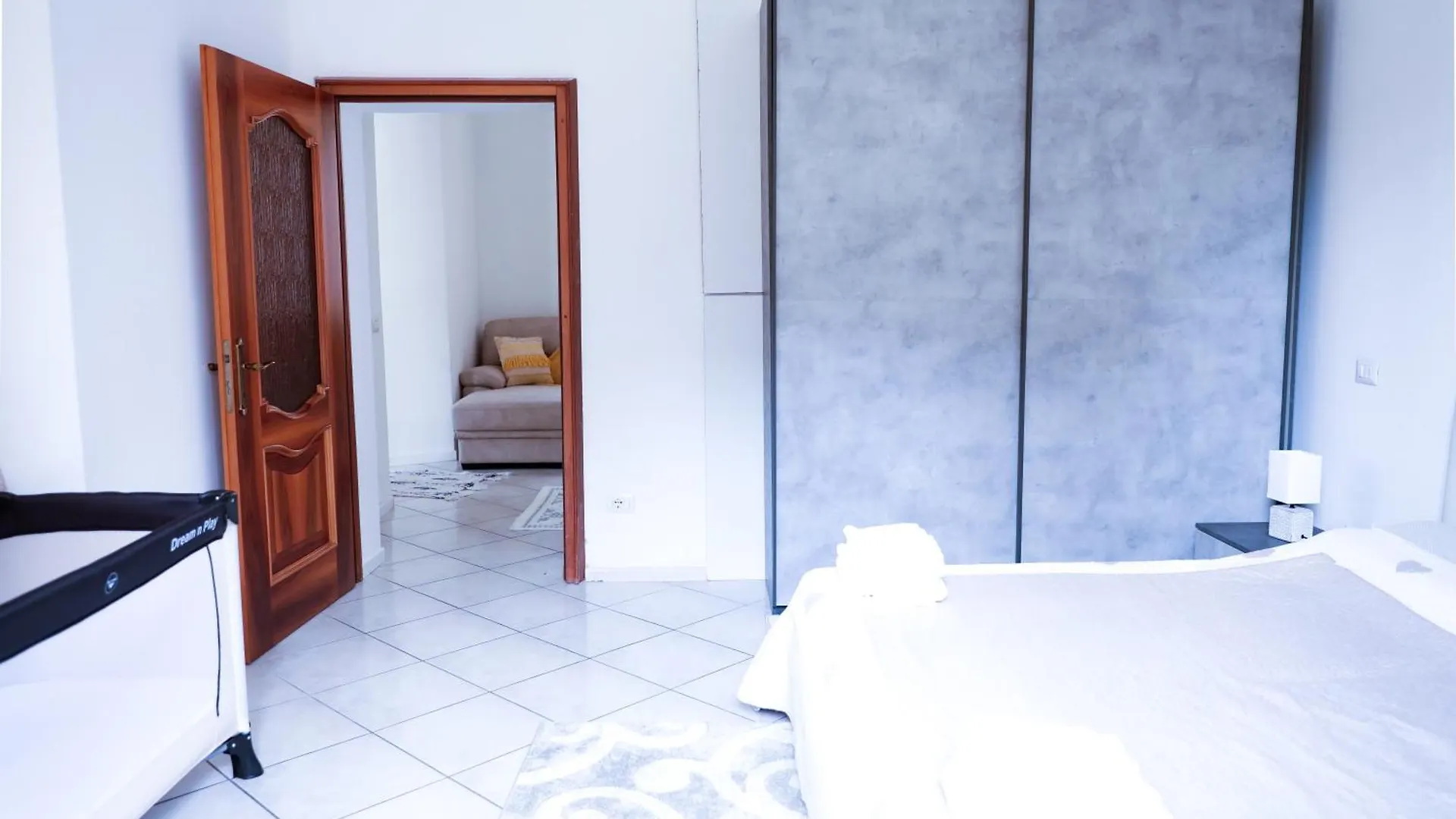 Wisteriaroom Como 0*,