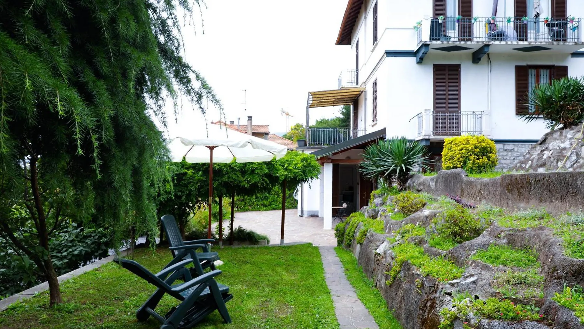 Wisteria Rooms On Lake Côme