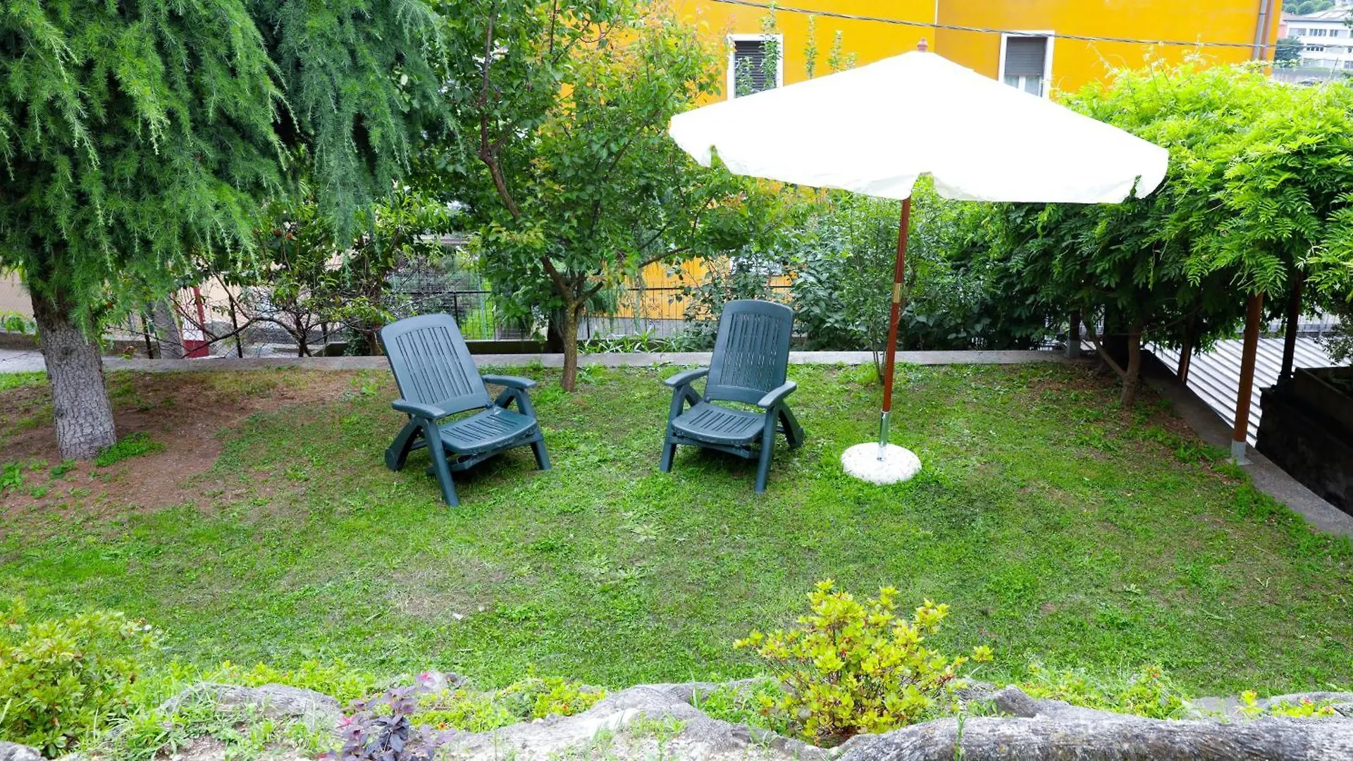 Wisteriaroom Como 0*,  Italy